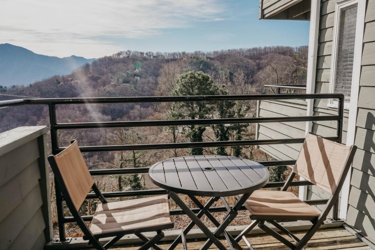 Smoky Mountains Studio With Balcony Gatlinburg Exterior foto